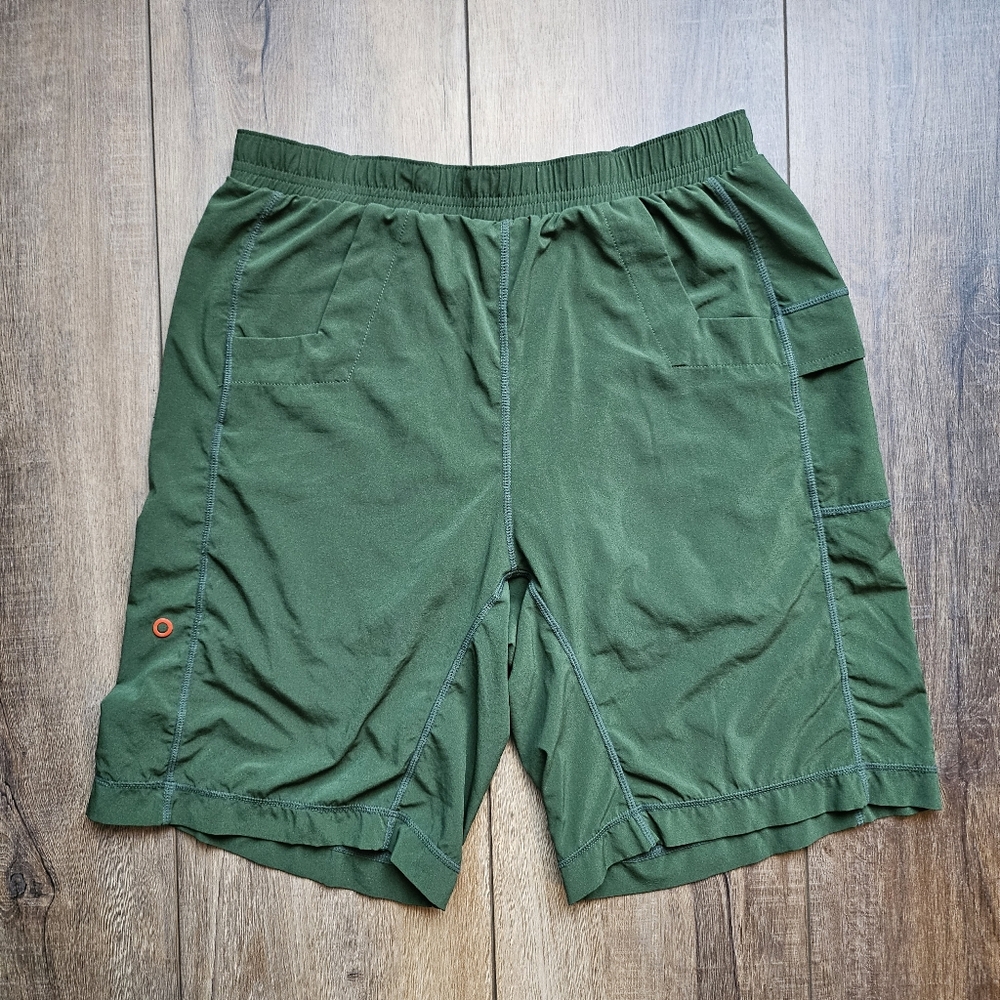 Lululemon mens wet/dry/warm lined shorts green W28 MISsing drawstring